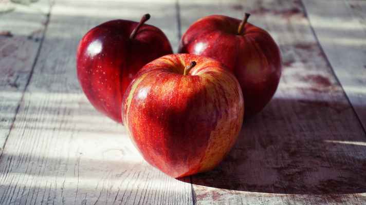 Apples in the Bag - Jan Vrabec Sparrow's English Reader - Level 2 English for beginners