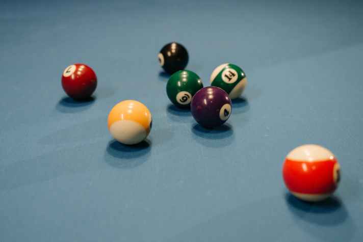 billiard game - jan vrabec sparrow's English reader - Level 2 English for beginners
